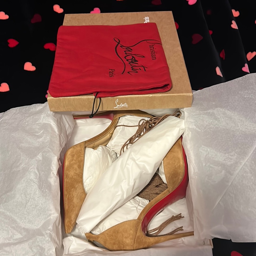 NWB Christian Louboutin Courtain 100 Fringe and Suede Pumps